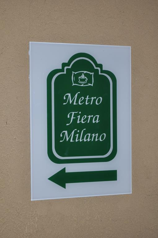 Affittacamere Metro Fiera Pero Eksteriør bilde